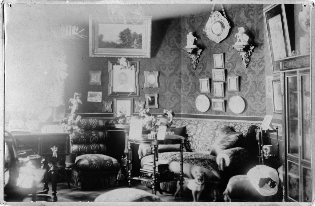 Manor interior in the Nottbeck era at the turn of the century. Vapriikki photograph archive.